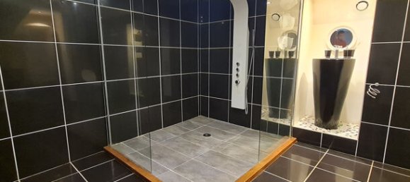 3 bedrooms House in Grauves, France No. 299509 2