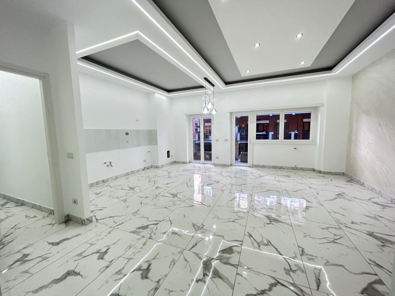 4 rooms Apartment in Rome, Italy No. 16885