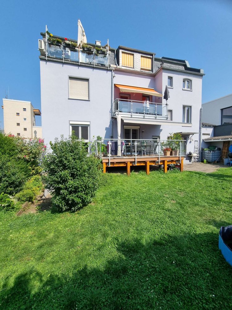 Квартира с 4 комнатами в Рейн-Лан, Германия № 310157