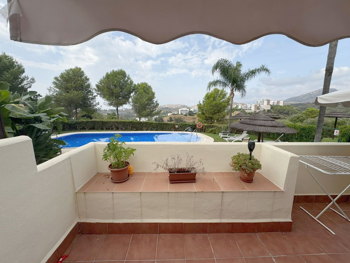2 bedrooms Apartment in Benahavis, Spain No. 247499