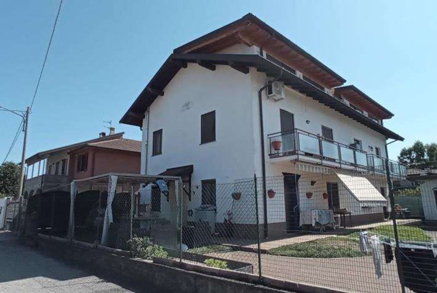 3 rooms Apartment in Biandronno, Italy No. 182169