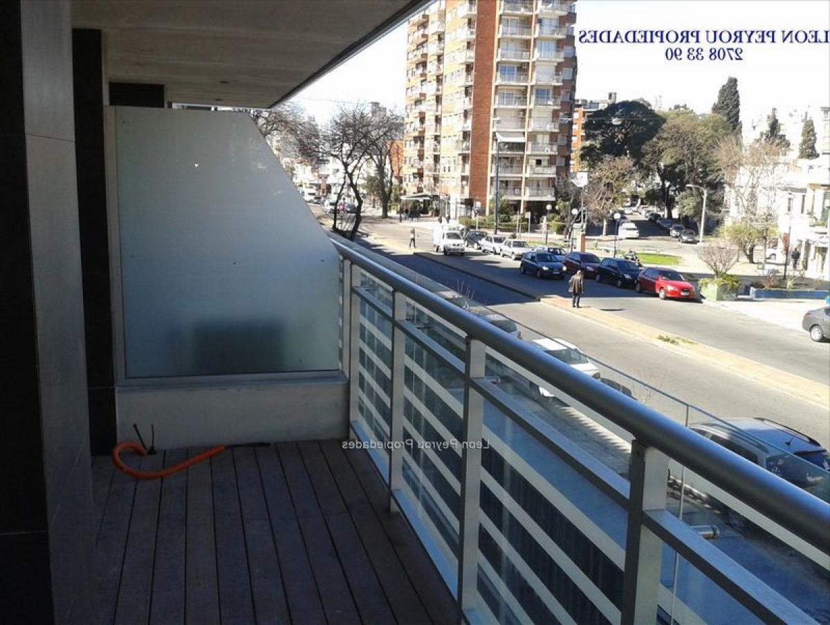 Apartamento de 2 dormitorios en Montevideo, Uruguay No. 11991