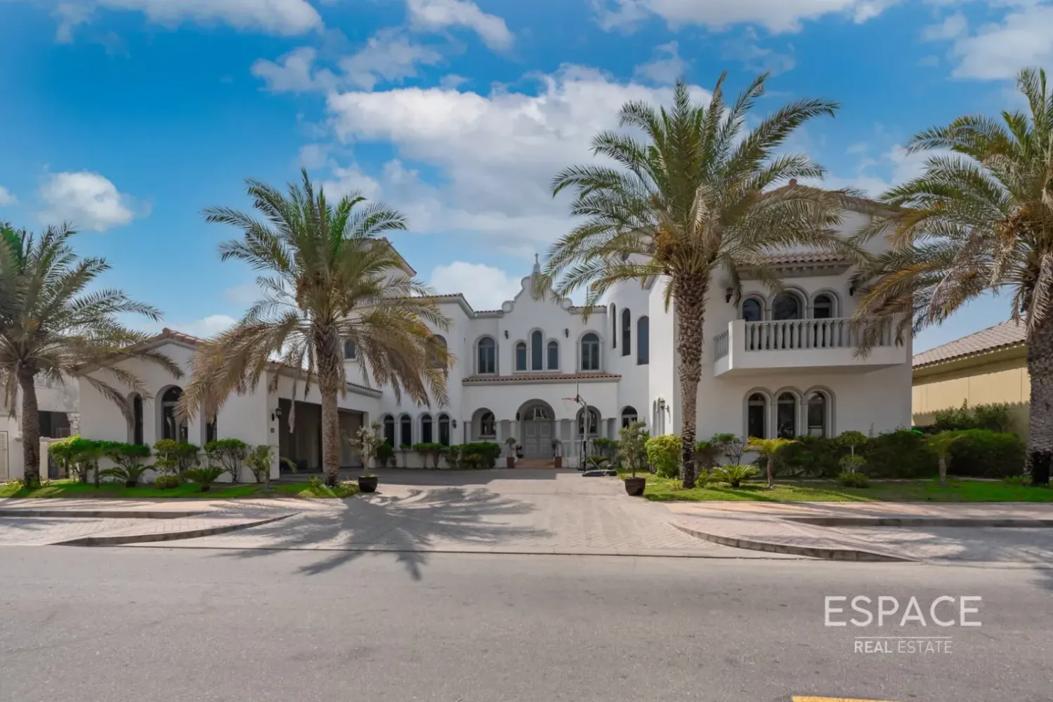 6 bedrooms Villa for sale in Palm Jumeirah, Dubai, UAE № 209272