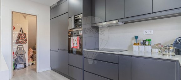 4 bedrooms House in Senhora da Hora, Portugal No. 24070 11