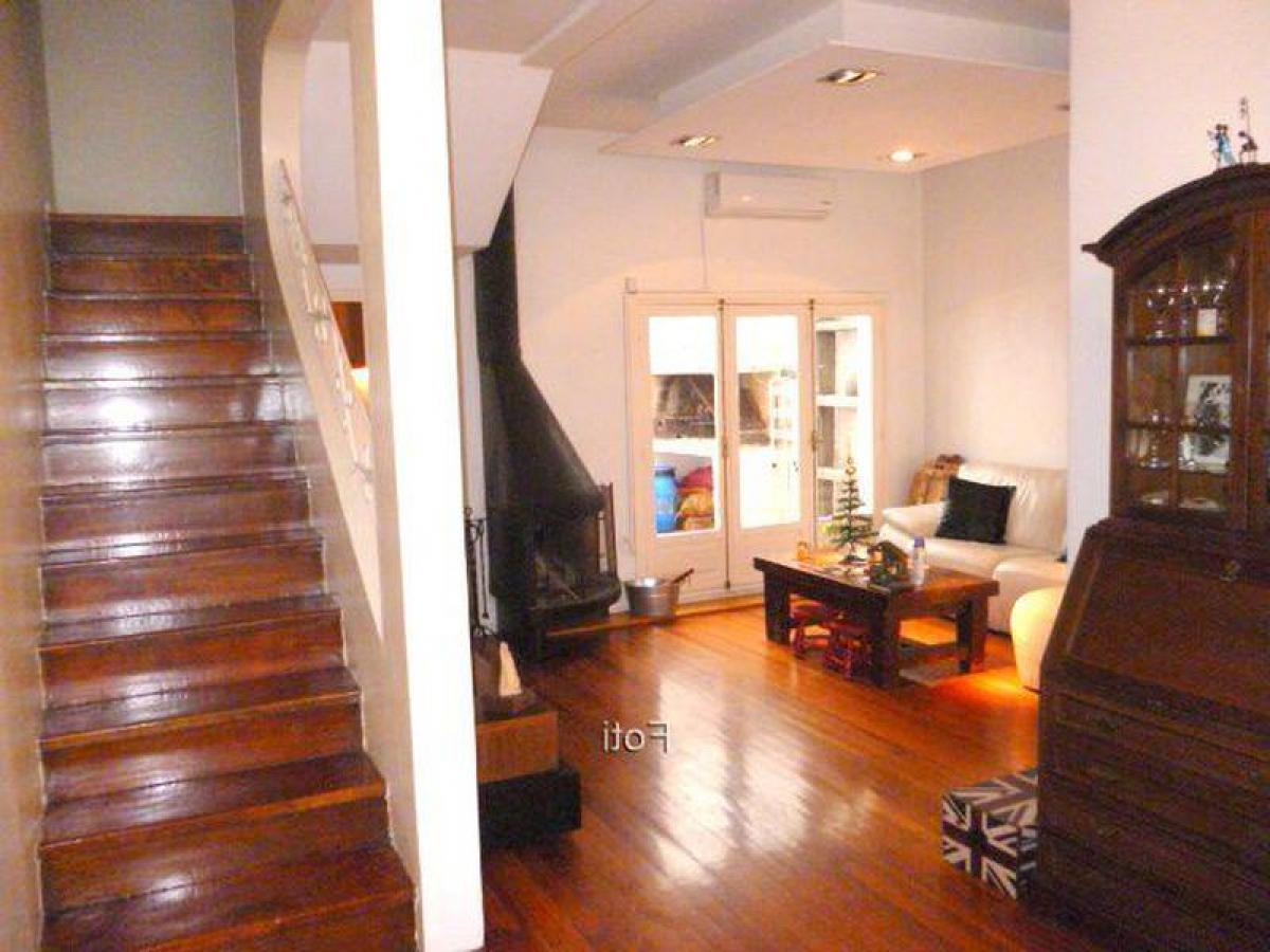 3 bedrooms House in Montevideo, Uruguay No. 4055