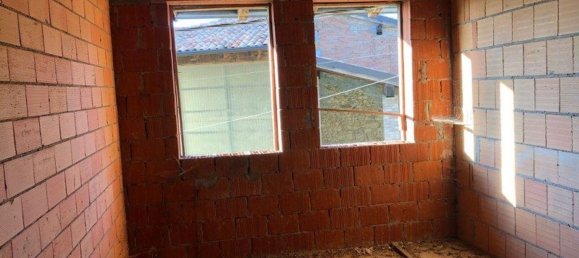 2 Schlafzimmer Haus in Pozzol Groppo, Italy, Nr. 85554 2