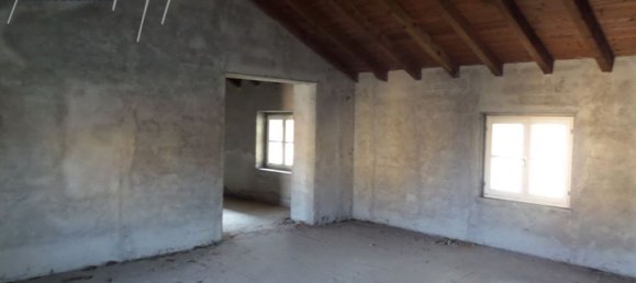 5 rooms Apartment in Piacenza, Italy No. 188905 2