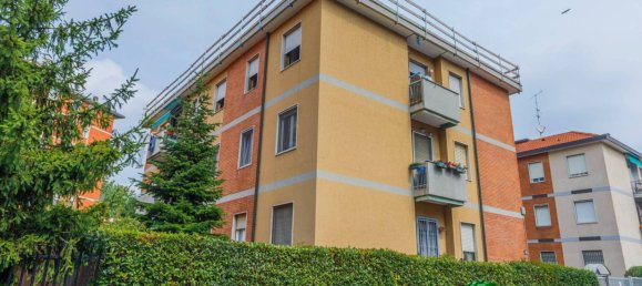 1 bedroom Apartment in Milan, Italy No. 375777 2