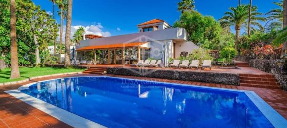 6 bedrooms Villa in Arona, Spain No. 16377 9