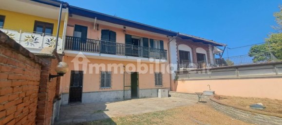 3 bedrooms House in Cumiana, Italy No. 324674 4