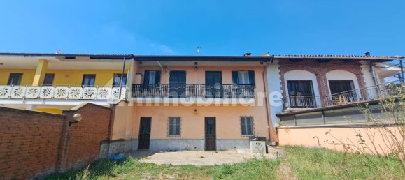 3 bedrooms House in Cumiana, Italy No. 324674 8