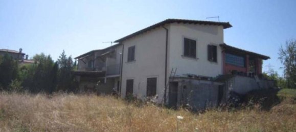 4-salle Maison à Monterosi, Italy No. 200159 2