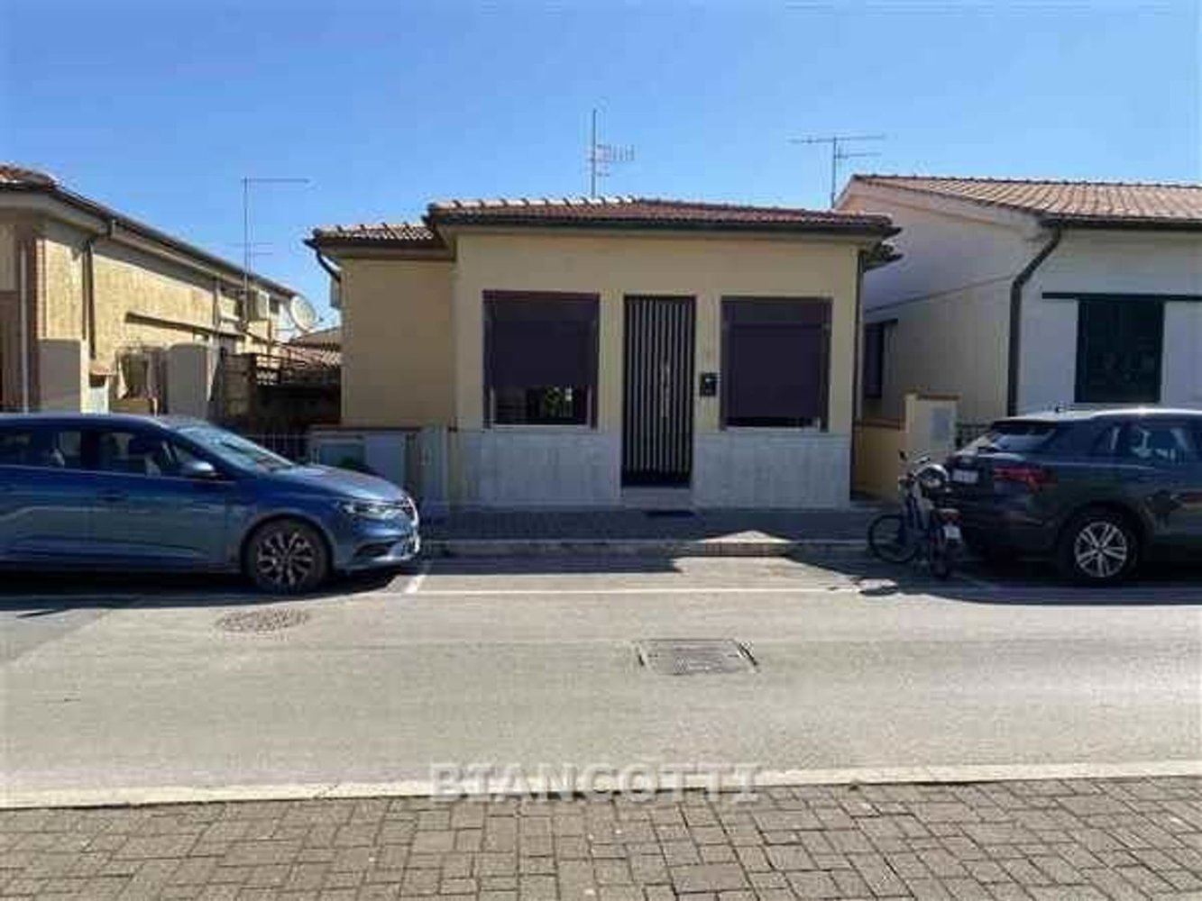 6 rooms Apartment in Grosseto, Italy No. 258680
