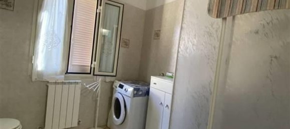 6 rooms Apartment in Grosseto, Italy No. 258680 21