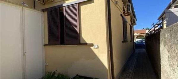 6 rooms Apartment in Grosseto, Italy No. 258680 14