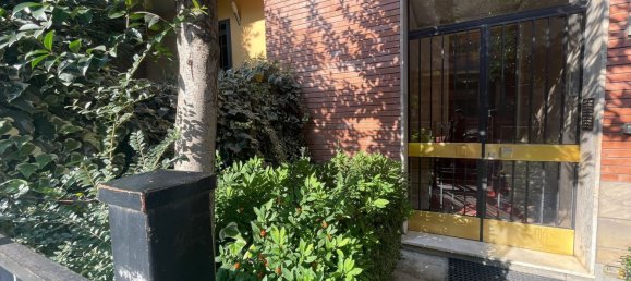 3 rooms Apartment in Bologna, Italy No. 20201 3