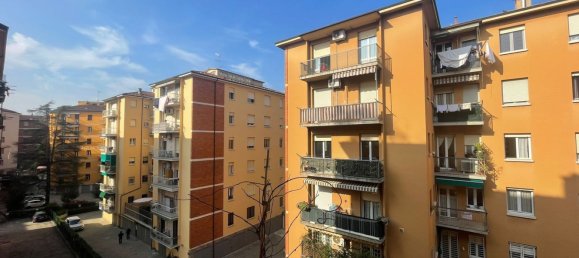 3 rooms Apartment in Bologna, Italy No. 20201 8