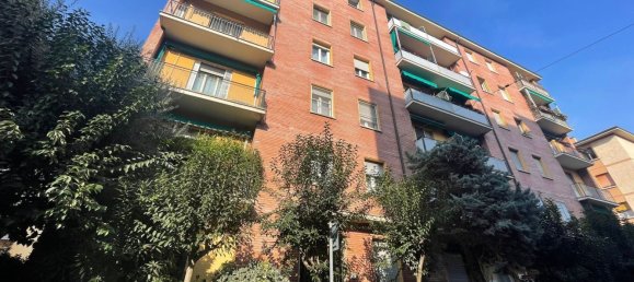 3 rooms Apartment in Bologna, Italy No. 20201 7