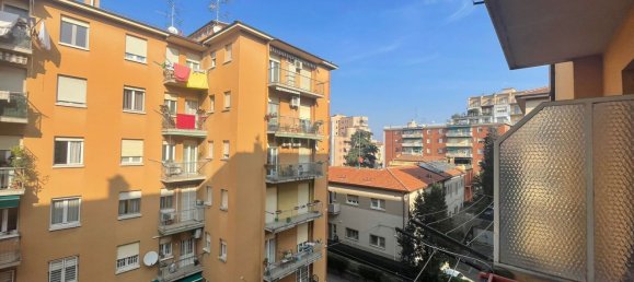 3 rooms Apartment in Bologna, Italy No. 20201 14