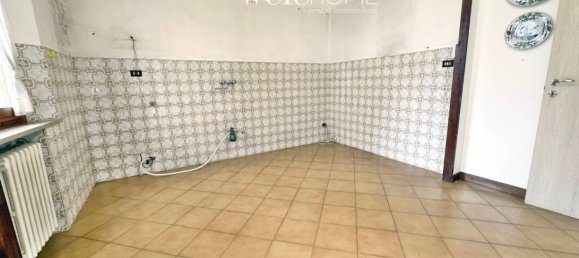 2 chambres Maison à Campi Bisenzio, Italy No. 375719 30