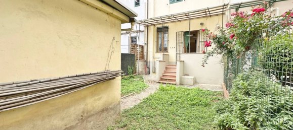 2 chambres Maison à Campi Bisenzio, Italy No. 375719 24