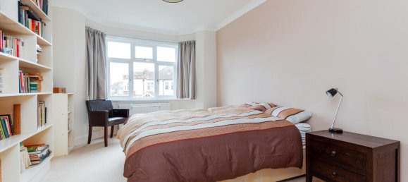 3 bedrooms House in London, United Kingdom No. 14002 8