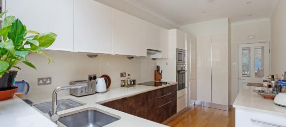 3 bedrooms House in London, United Kingdom No. 14002 4