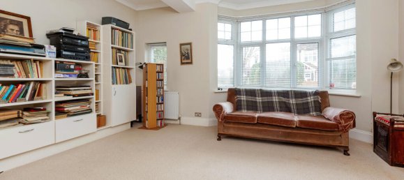 3 bedrooms House in London, United Kingdom No. 14002 7