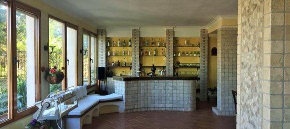 9 Schlafzimmer Villa in Epanomi, Greece, Nr. 4567 11