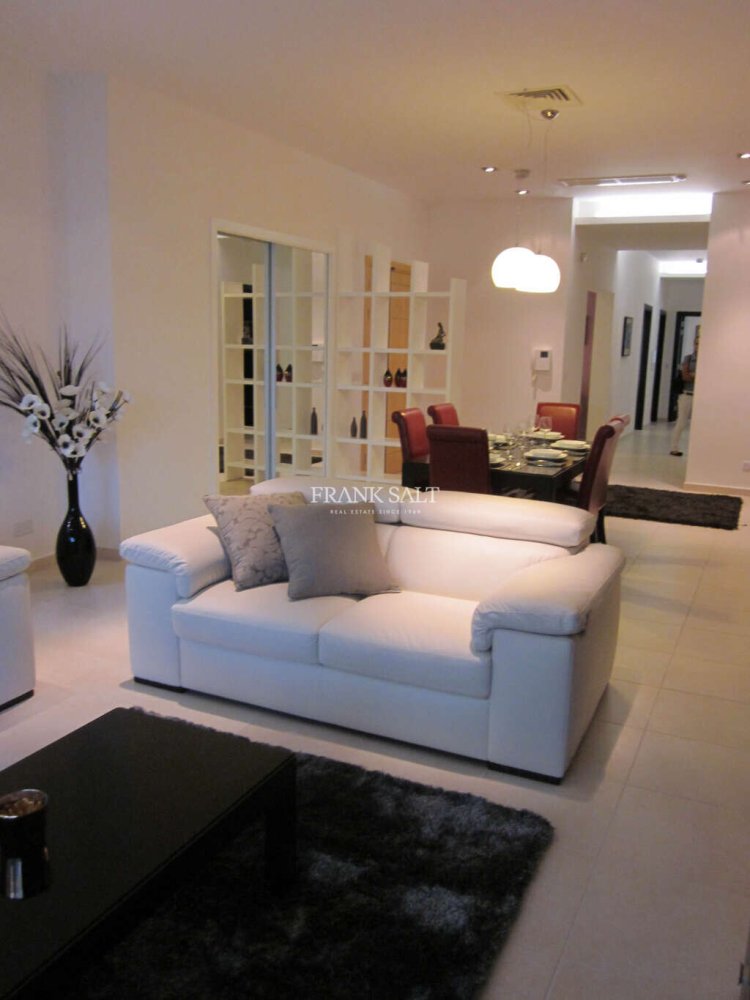3 bedrooms Maisonette in Saint Julian's, Malta No. 8515