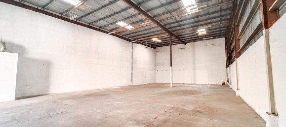 455.2m² Warehouse in Dubai, UAE No. 54828 2