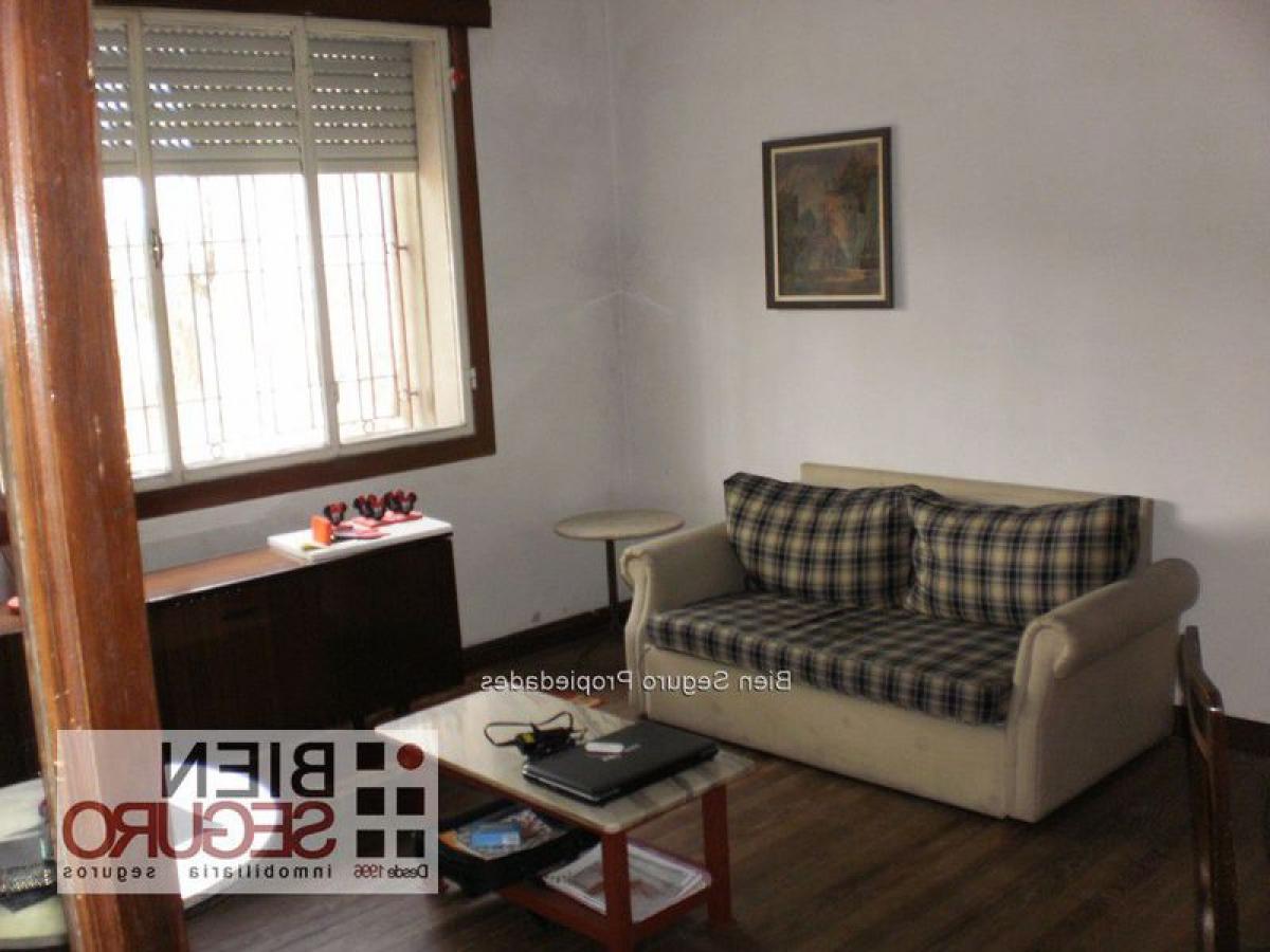 Дом с 5 спальнями в Монтевидео, Уругвай № 5325