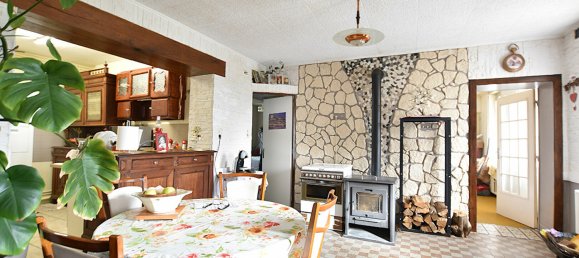 Casa de 3 dormitorios en Le Donjon, France No. 205783 3