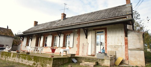Casa de 3 dormitorios en Le Donjon, France No. 205783 13