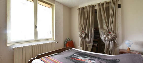 Casa de 3 dormitorios en Le Donjon, France No. 205783 10