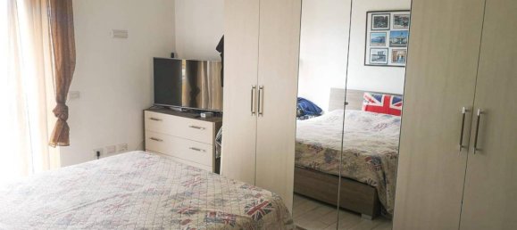 2-salle Appartement à Gallarate, Italy No. 113811 5