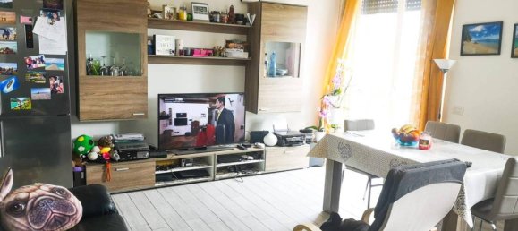 2-salle Appartement à Gallarate, Italy No. 113811 2