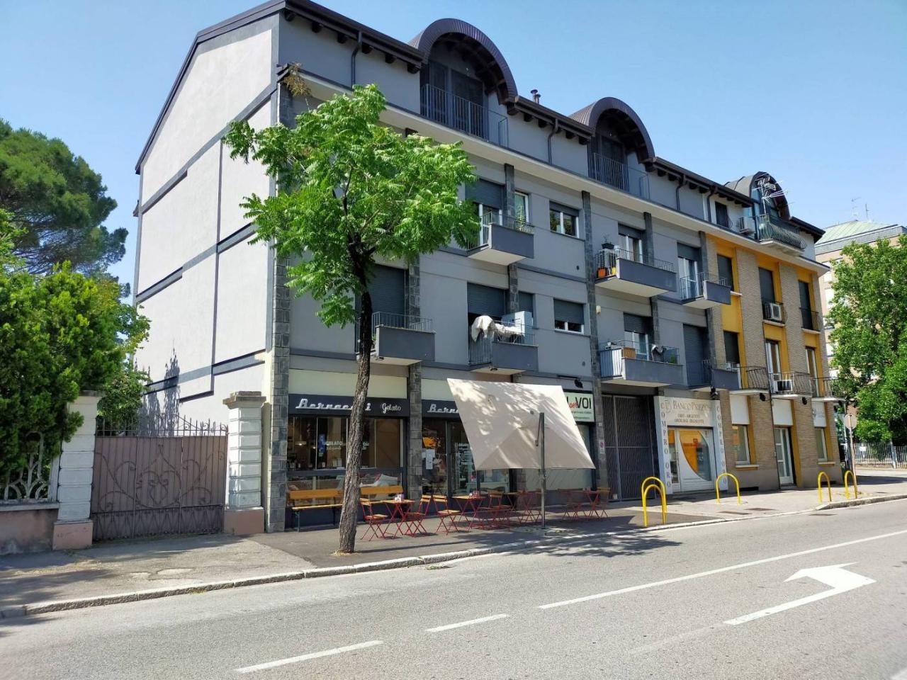 2-salle Appartement à Gallarate, Italy No. 113811