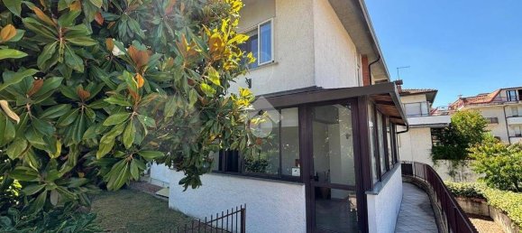 4 bedrooms House in Gualdo Tadino, Italy No. 269302 20