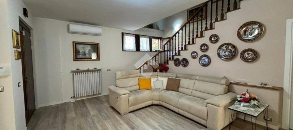 4 bedrooms House in Gualdo Tadino, Italy No. 269302 21