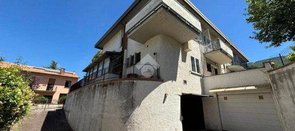 4 bedrooms House in Gualdo Tadino, Italy No. 269302 3