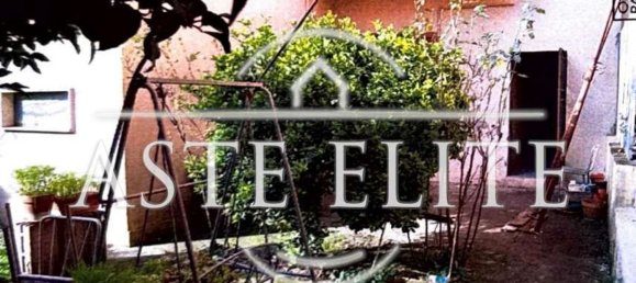 5-salle Appartement à Latina, Italy No. 260155 8