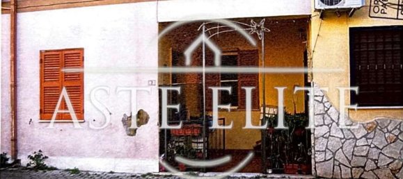 5-salle Appartement à Latina, Italy No. 260155 3