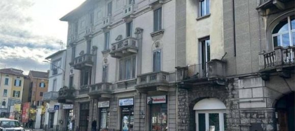 3-salle Appartement à Varese, Italy No. 30271 25