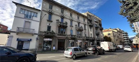 3-salle Appartement à Varese, Italy No. 30271 36