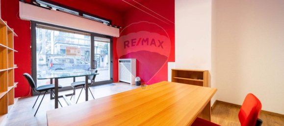 Propiedad comercial de 2 habitaciónes en Rescaldina, Italy No. 260731 12