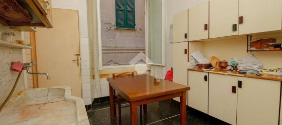 2 bedrooms Apartment in Genoa, Italy No. 121697 4