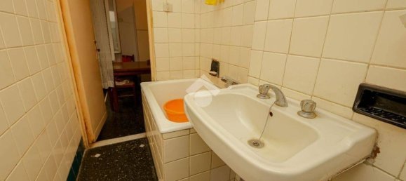 2 bedrooms Apartment in Genoa, Italy No. 121697 16