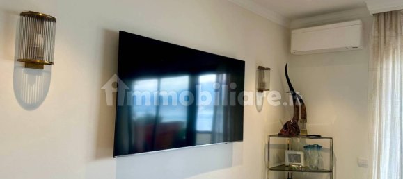 Квартира с 1 спальней в Кампионе д’Италия, Италия № 135314 20