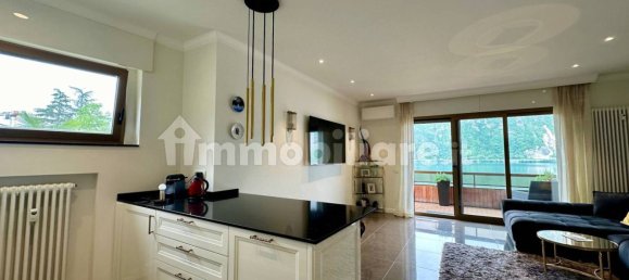 Квартира с 1 спальней в Кампионе д’Италия, Италия № 135314 25